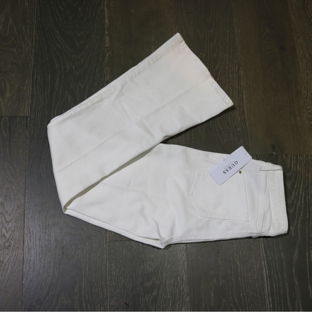 NWT GUESS FLARED JEANS